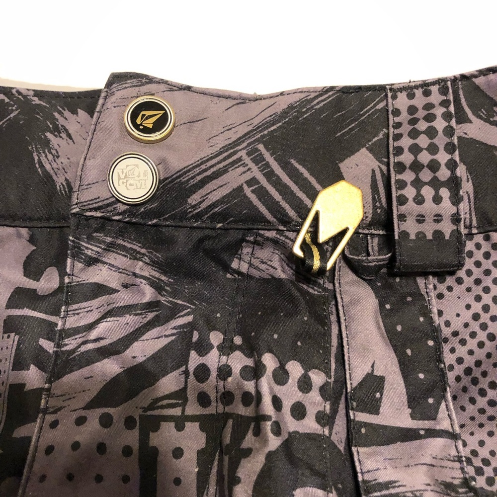 Volvo’s snowboarding/ski pants multiple pockets XL